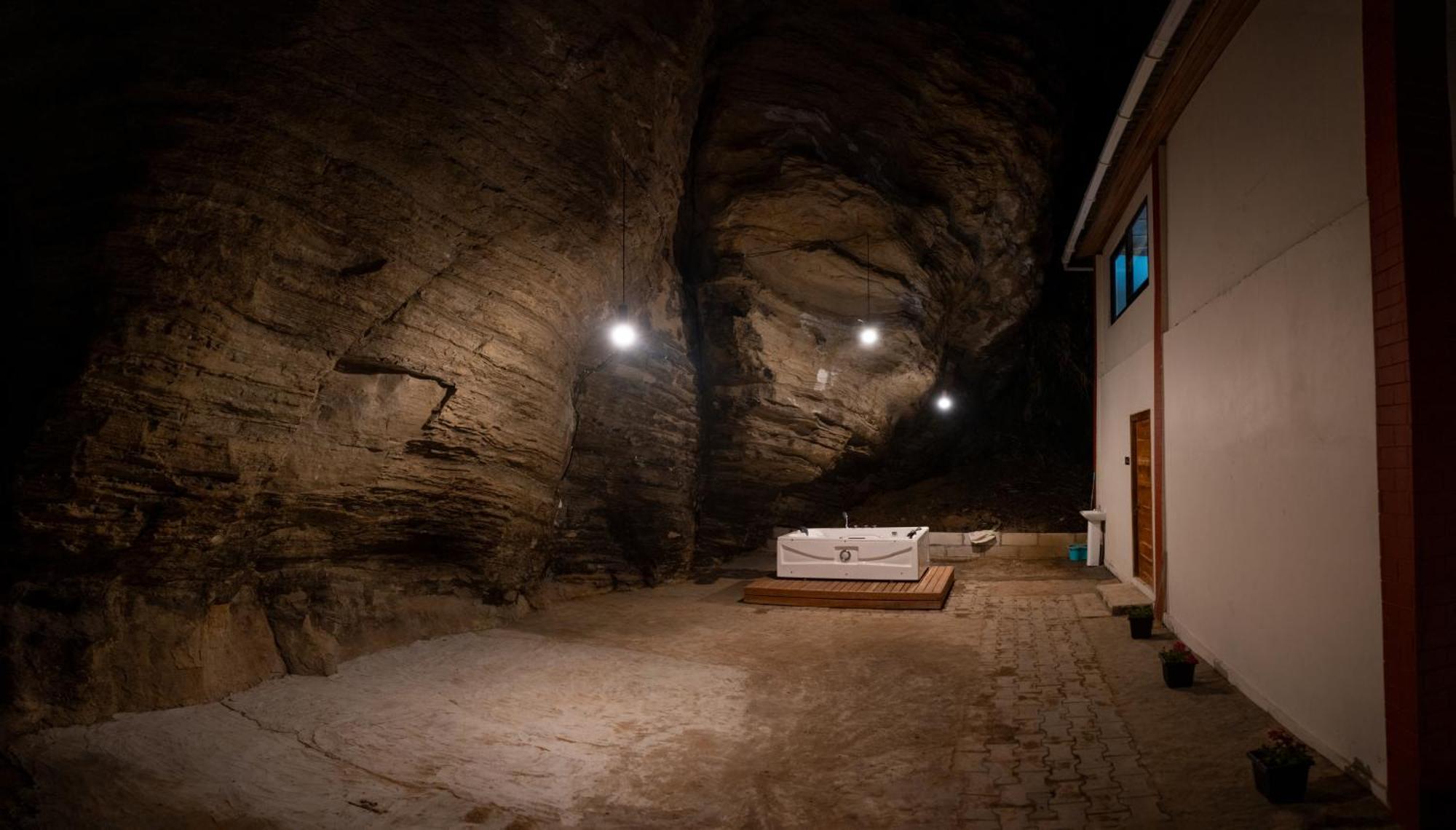 Hotel Cave Hill By Ferns Āīzawl Exteriér fotografie